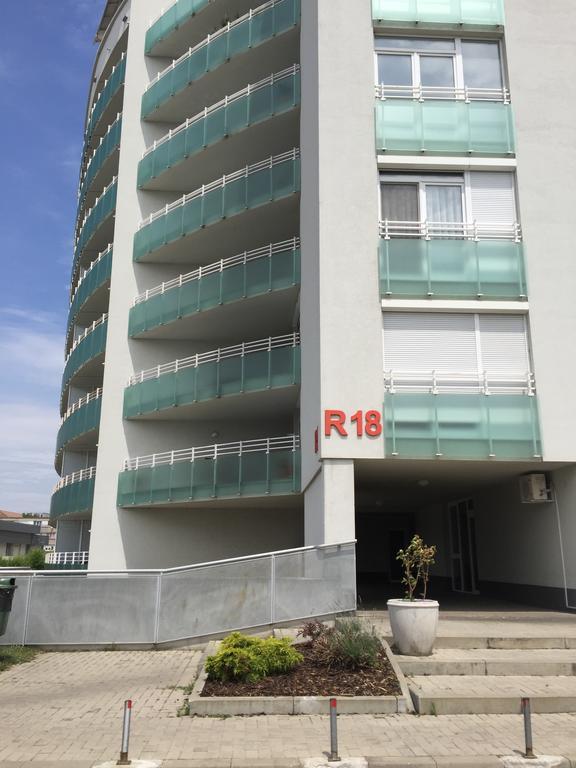 Caraway Apartment Oradea Exterior foto